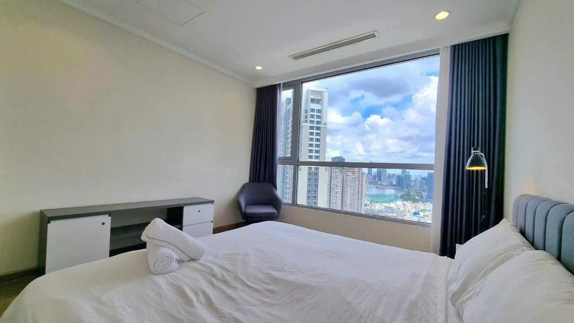 Vinhomes Landmark Luxury Apartment By Navie Ho Chi Minh-Byen 5*,