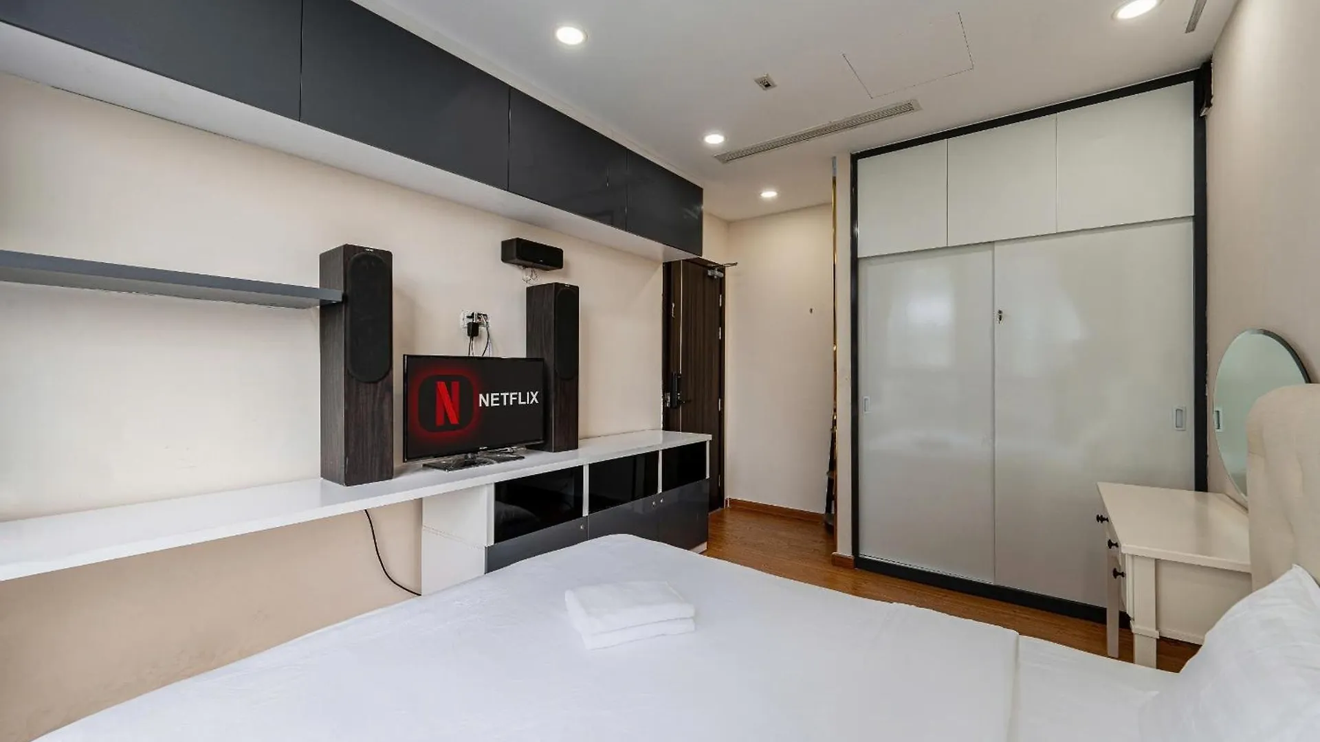 Vinhomes Landmark Luxury Apartment By Navie Ho Chi Minh-Byen Hotel