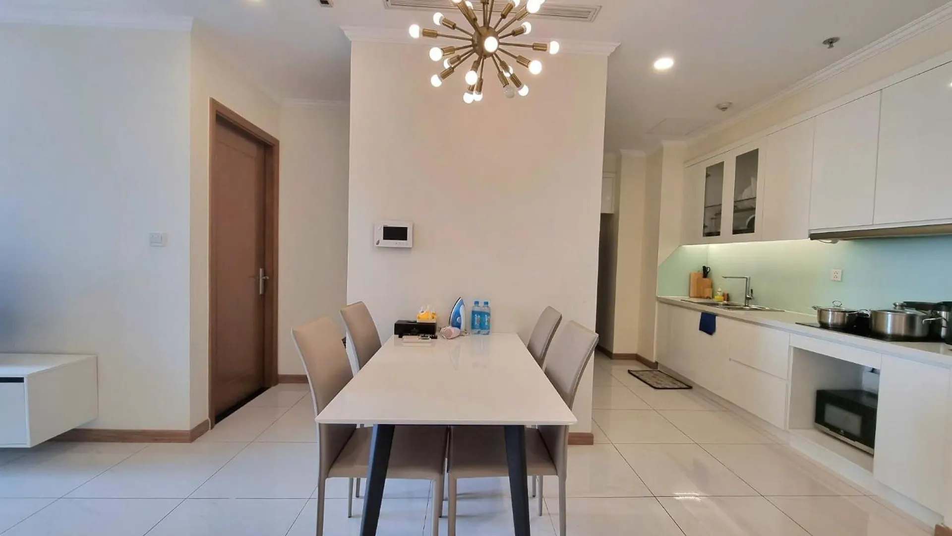 Vinhomes Landmark Luxury Apartment By Navie Ho Chi Minh City Hotel